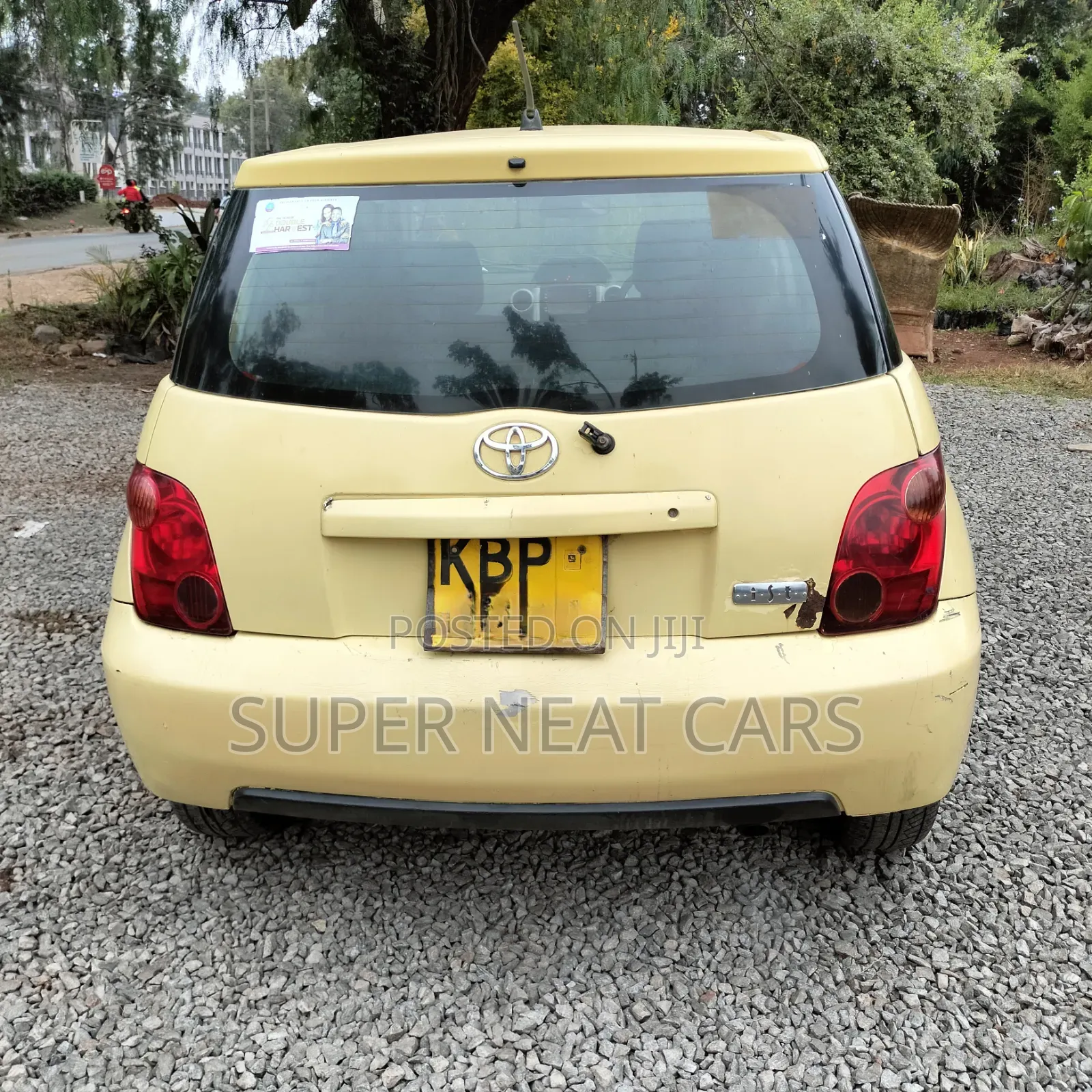 Toyota IST 2005 Gold