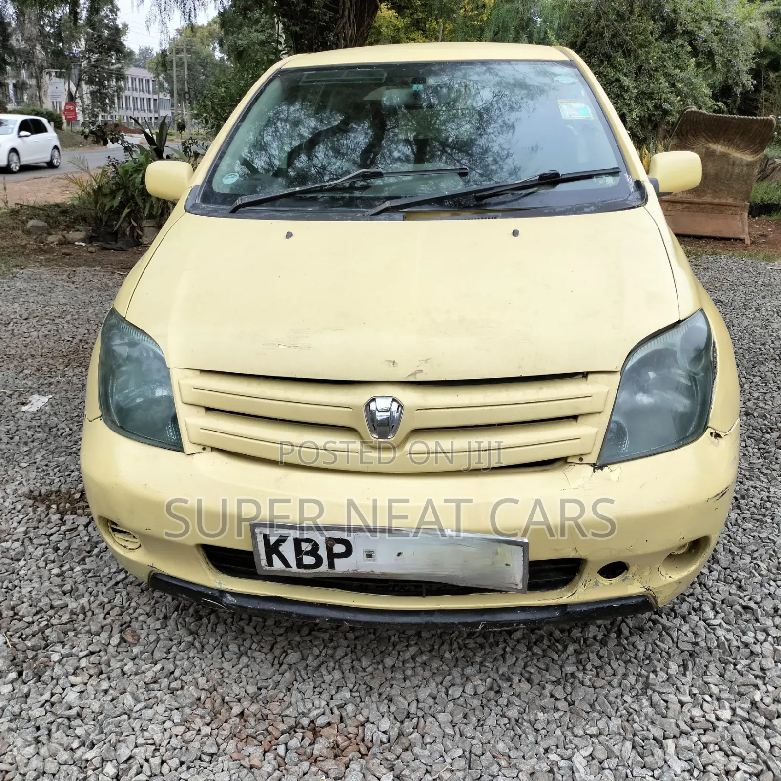 Toyota IST 2005 Gold