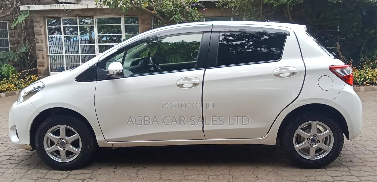 Toyota Vitz 2018 White