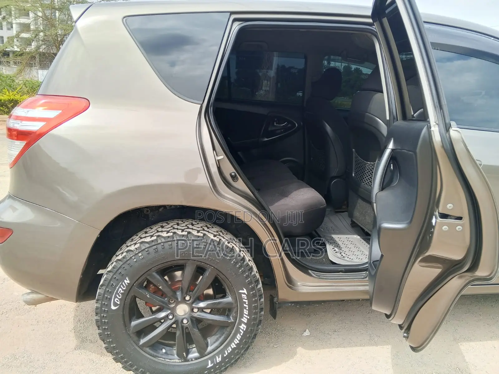 Toyota RAV4 2012 Gold