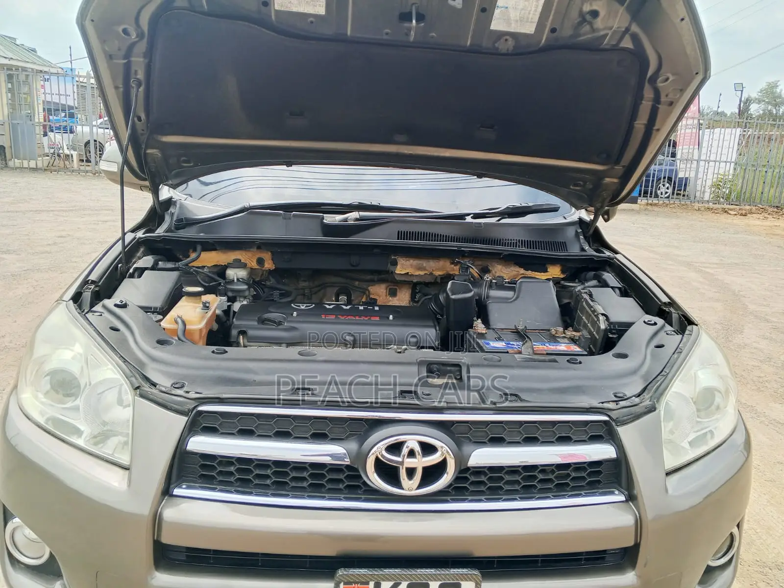 Toyota RAV4 2012 Gold