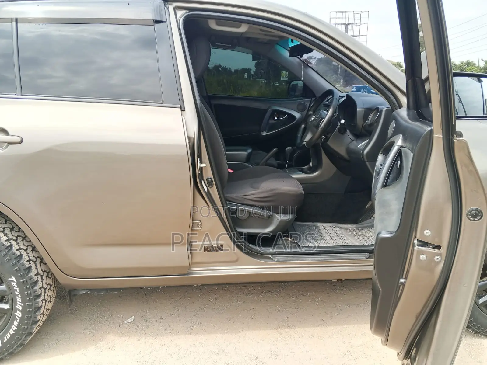 Toyota RAV4 2012 Gold