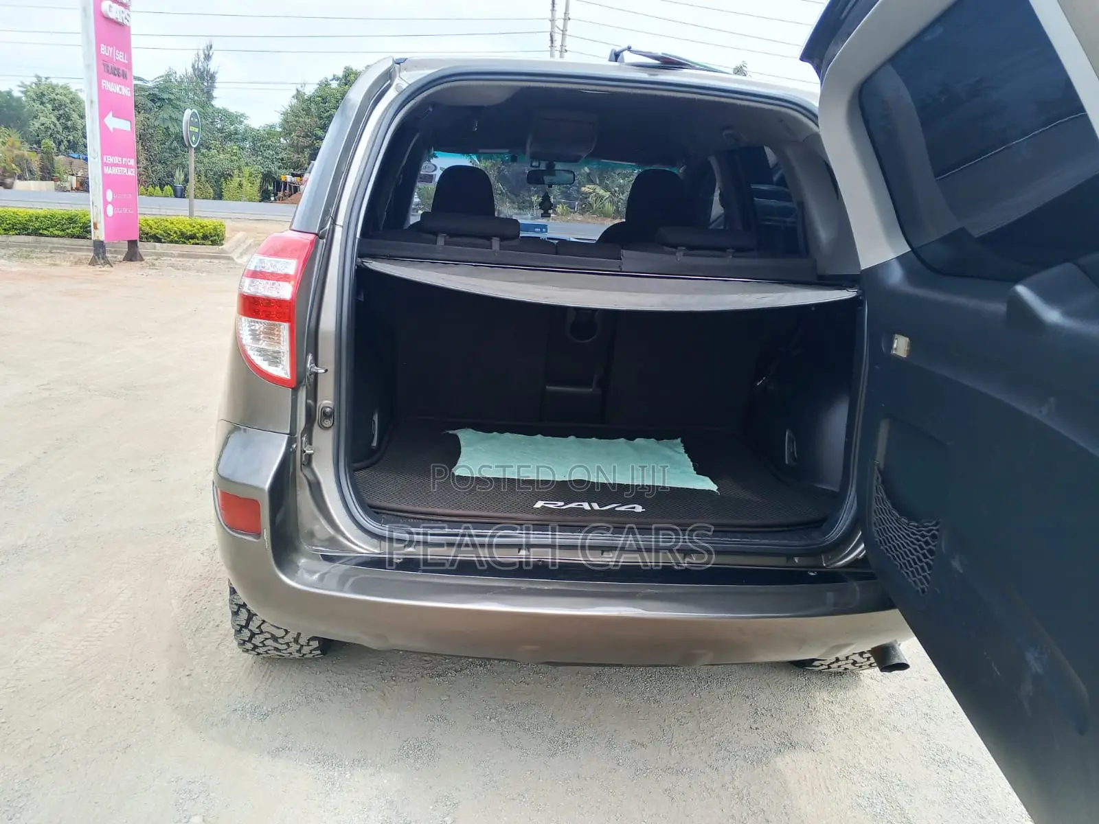 Toyota RAV4 2012 Gold