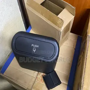 . Universal Vehicle Trash Container With Waterproof Push Cover