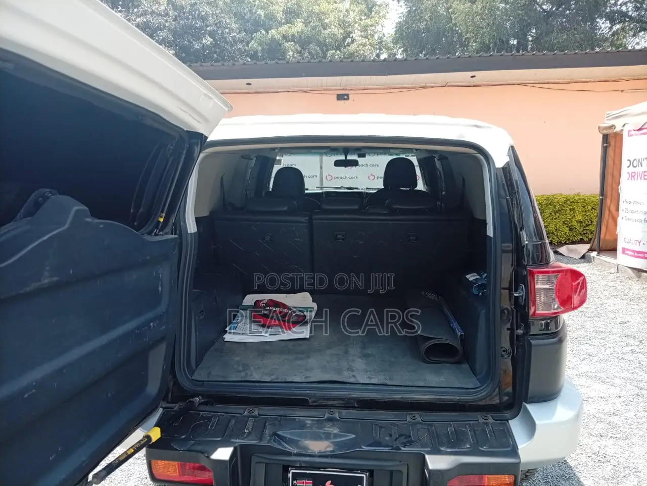Toyota FJ Cruiser 2011 Black