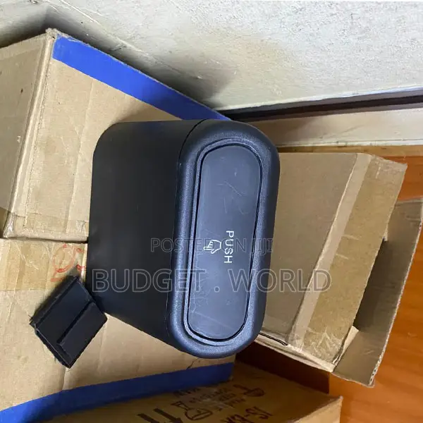 Mini Waterproof Car Dustbin – Stylish Push-Top Waste Container