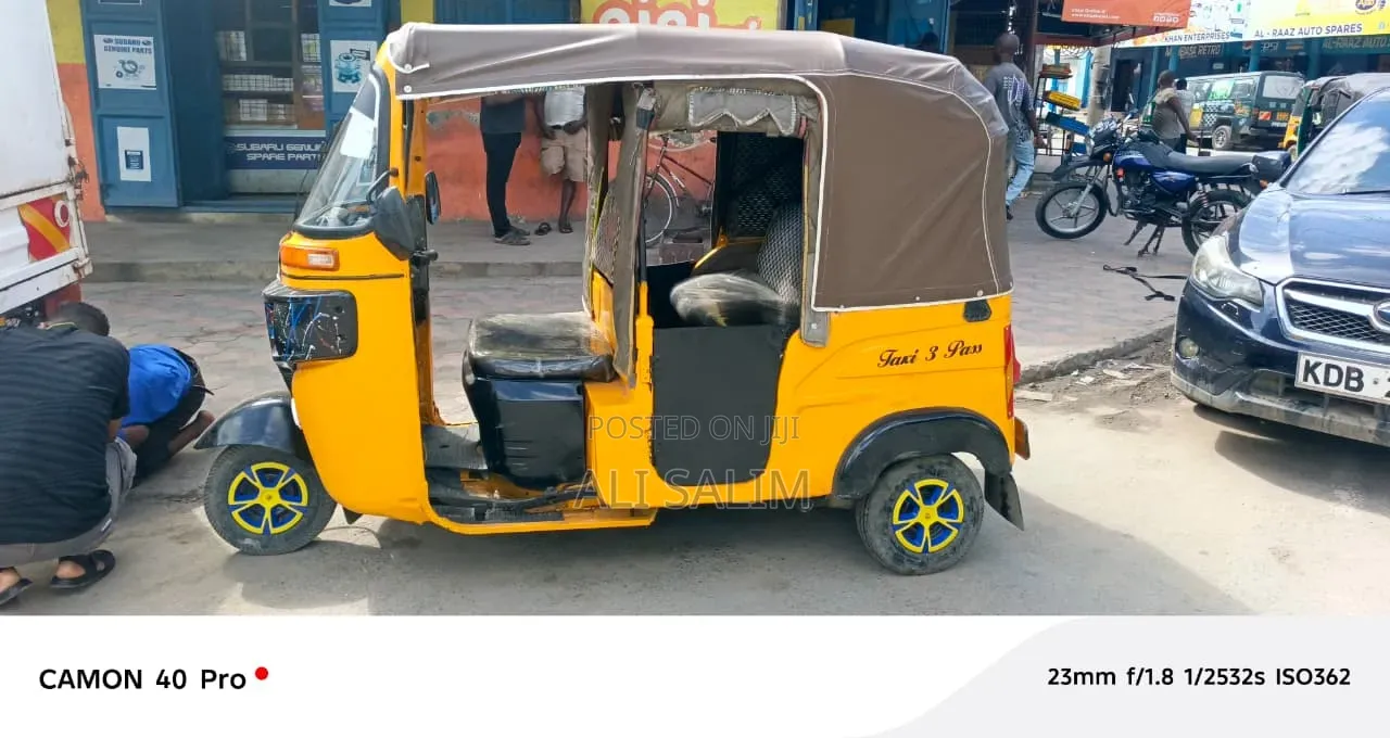 Bajaj RE 2019 Yellow