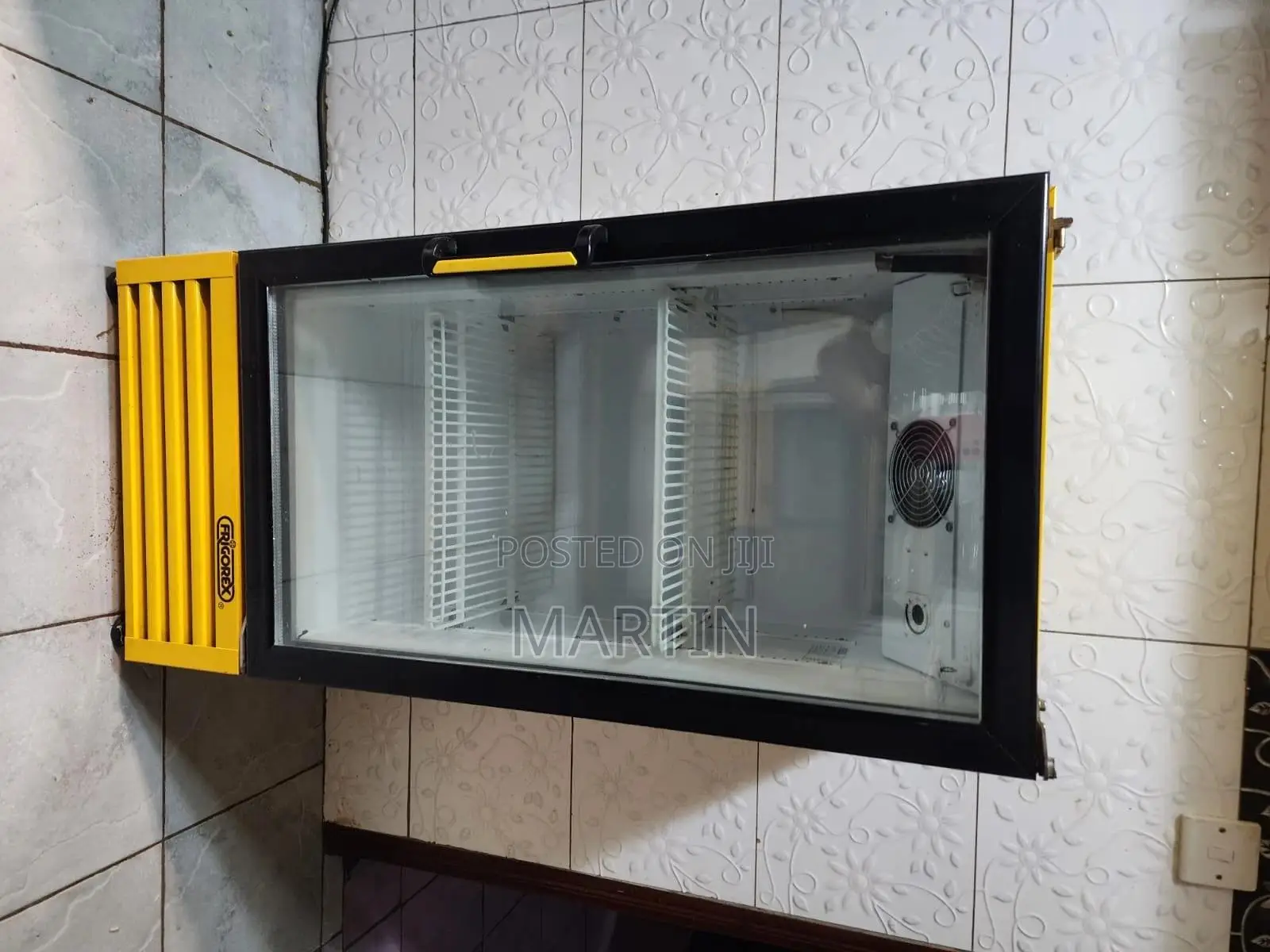 DISPLAY CHILLER Slightly Negotiable