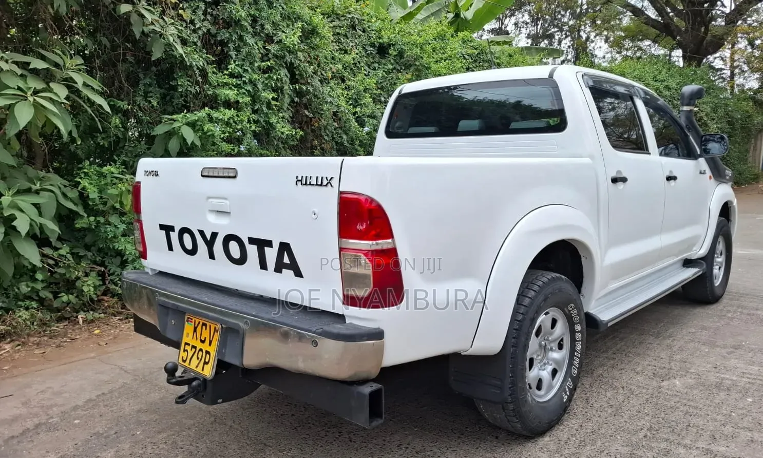 Toyota Hilux 2012 White