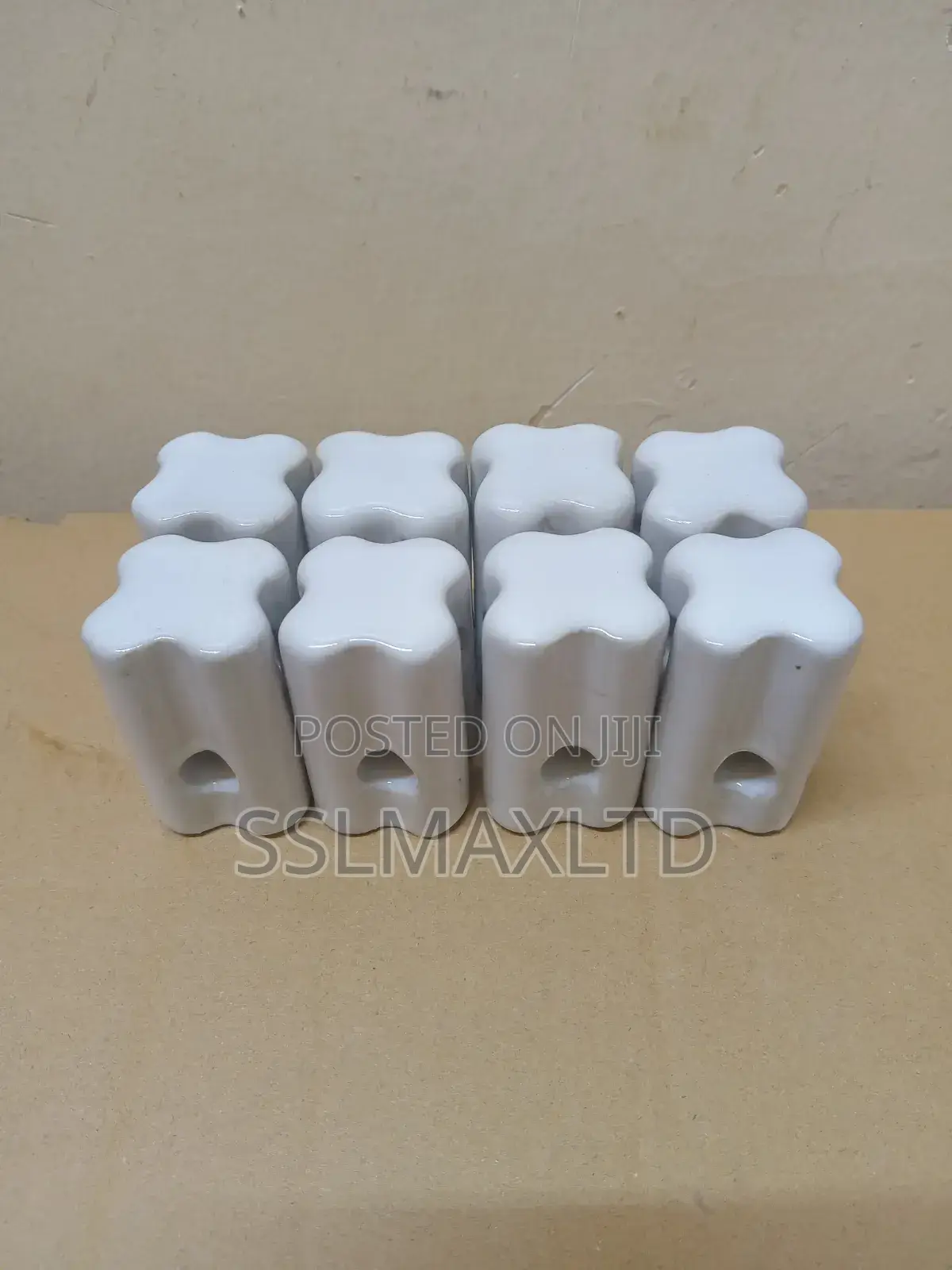 Porcelain Strain Insulator
