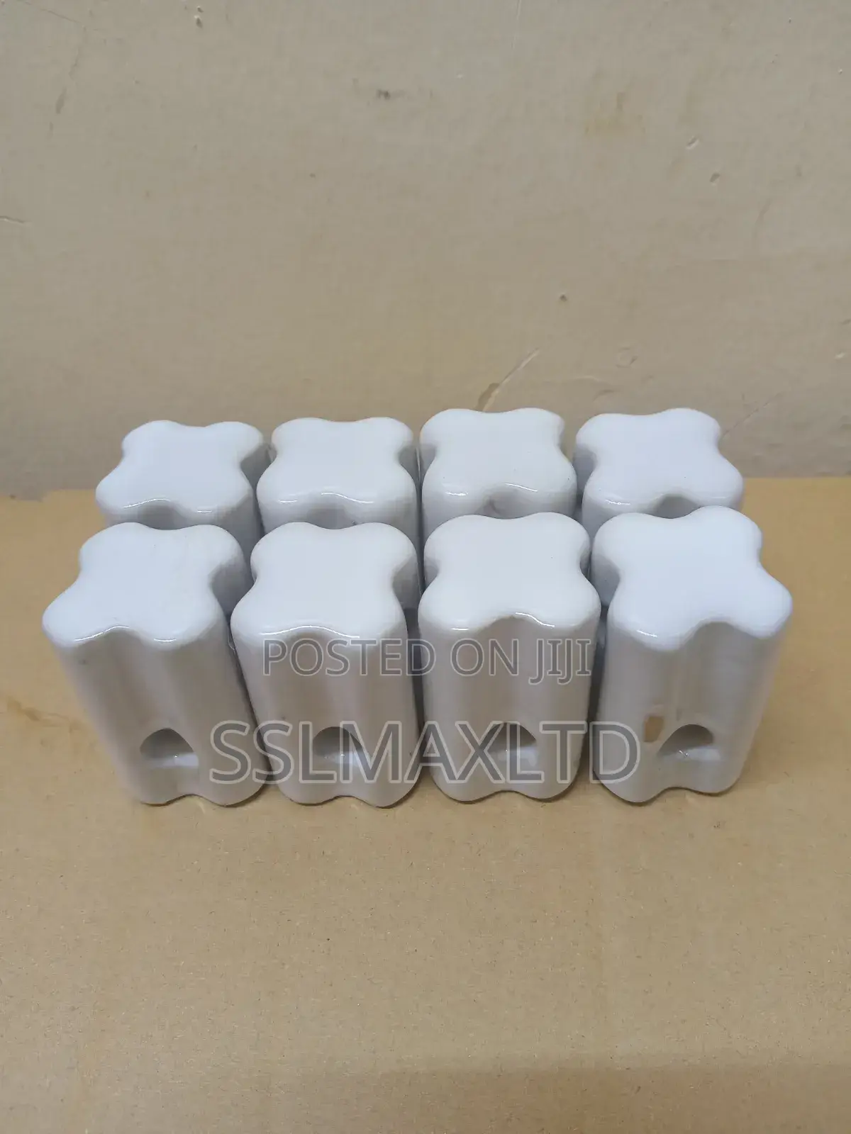 Porcelain Strain Insulator