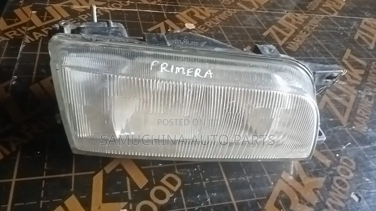 Headlight Nissan Primera Old Model { Glass } RHS