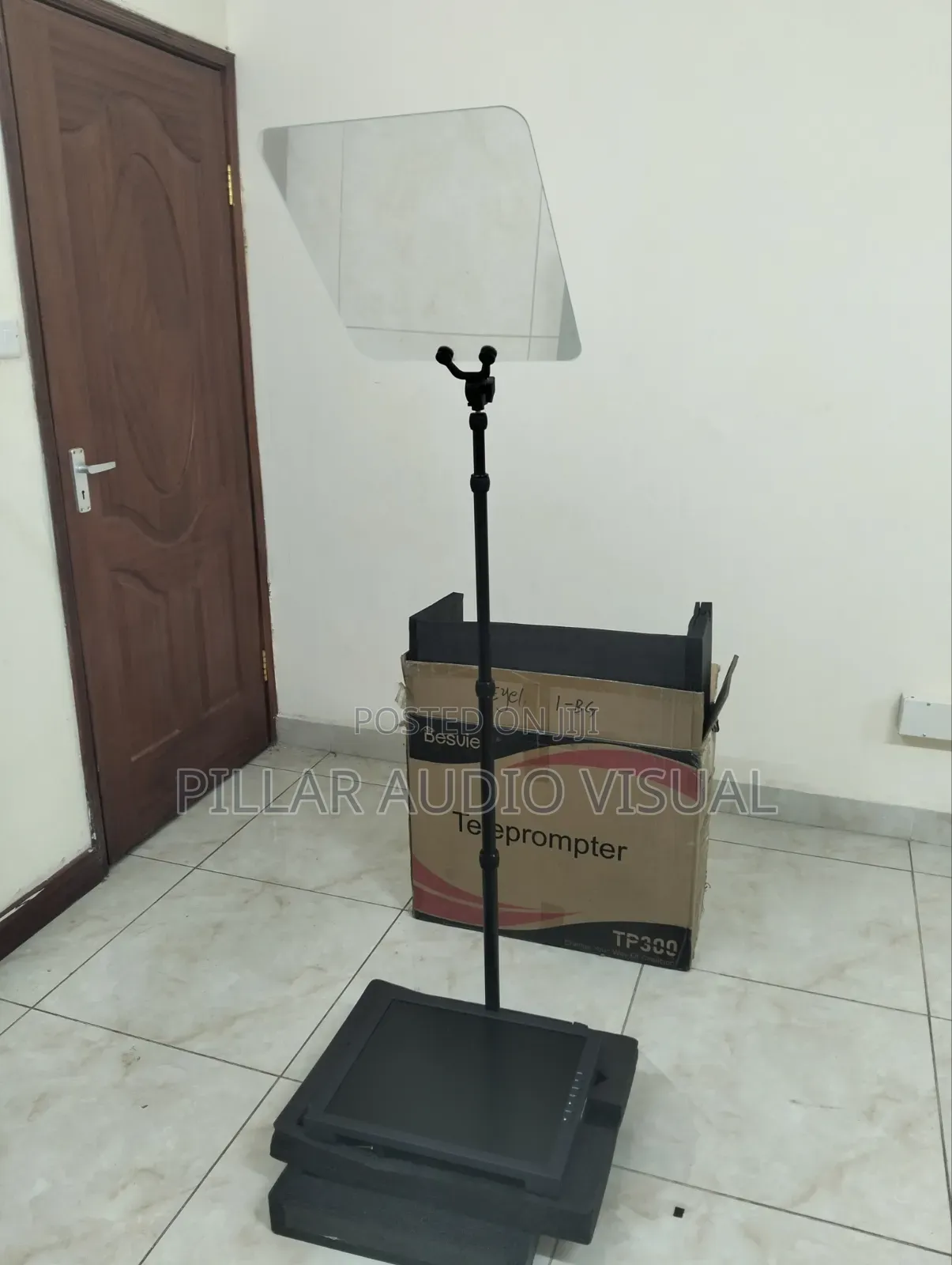 The Modern Technology Teleprompter Machine for Hire! Teleprompter