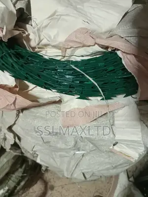 Jungle Green Razor Wire