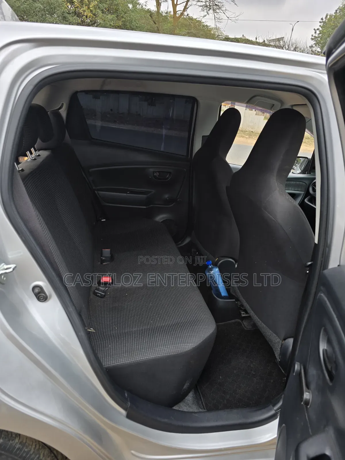 Toyota Vitz 2018 Silver