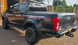 Isuzu D-MAX 2015 Black