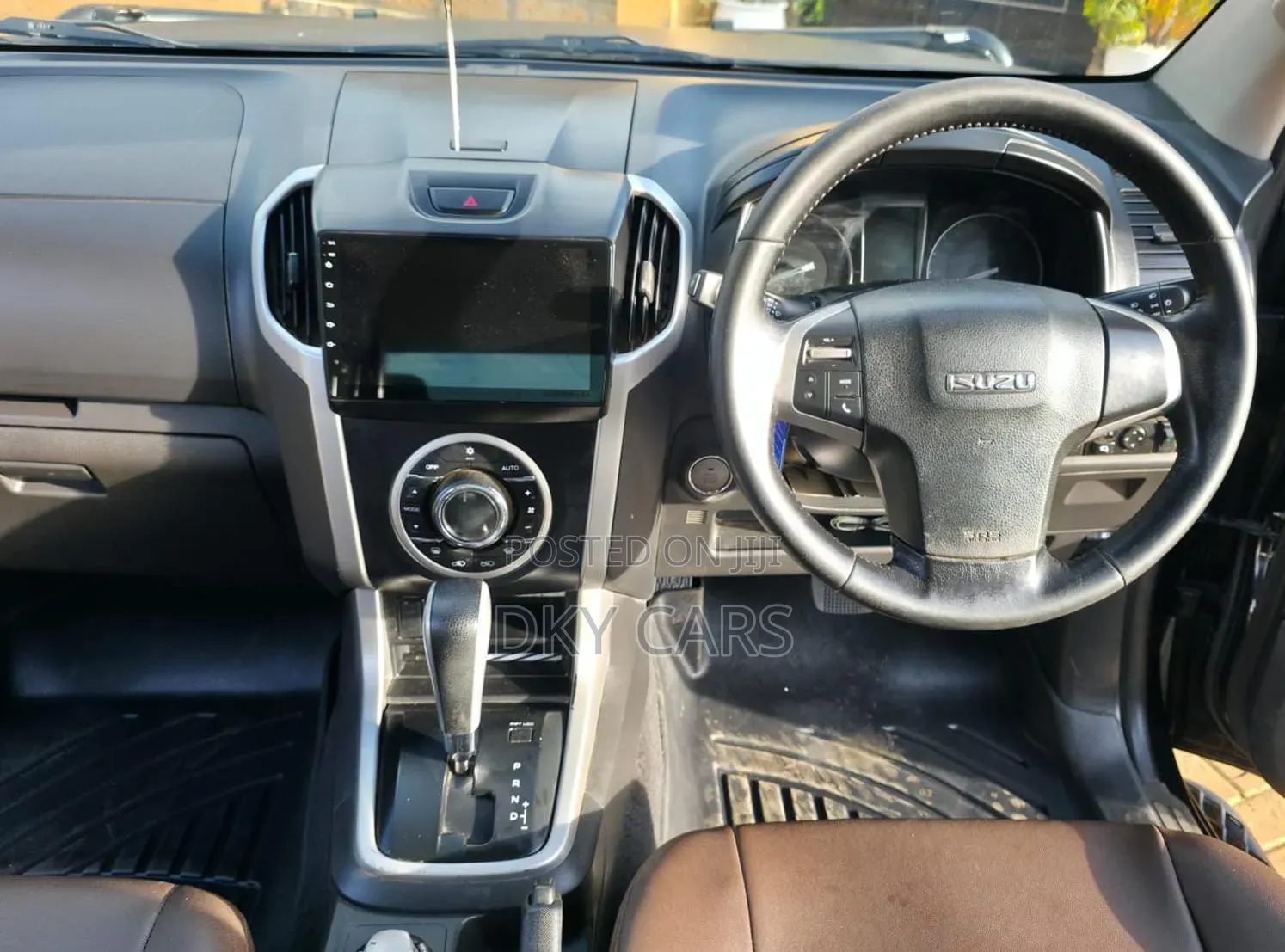 Isuzu D-MAX 2015 Black