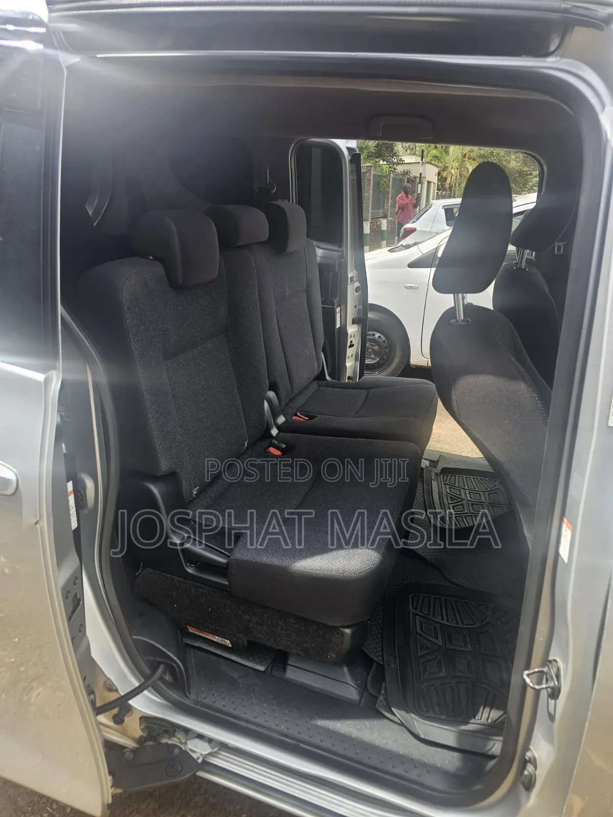 Toyota Sienta 2017 Silver