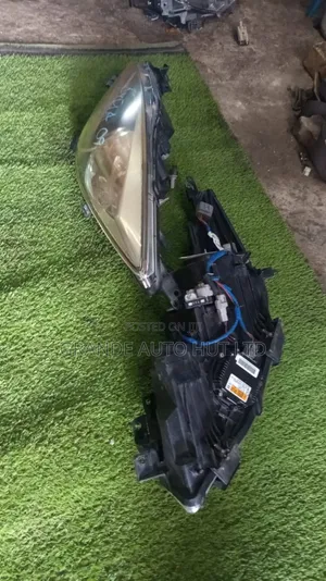 Mazda Axela Headlight