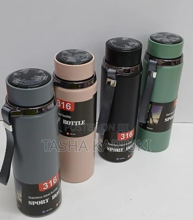 800ml Vacuum Flask With Carrying Strap - main view
