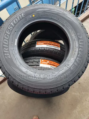 195R15C Bridgestone Tyre (Duravis R624