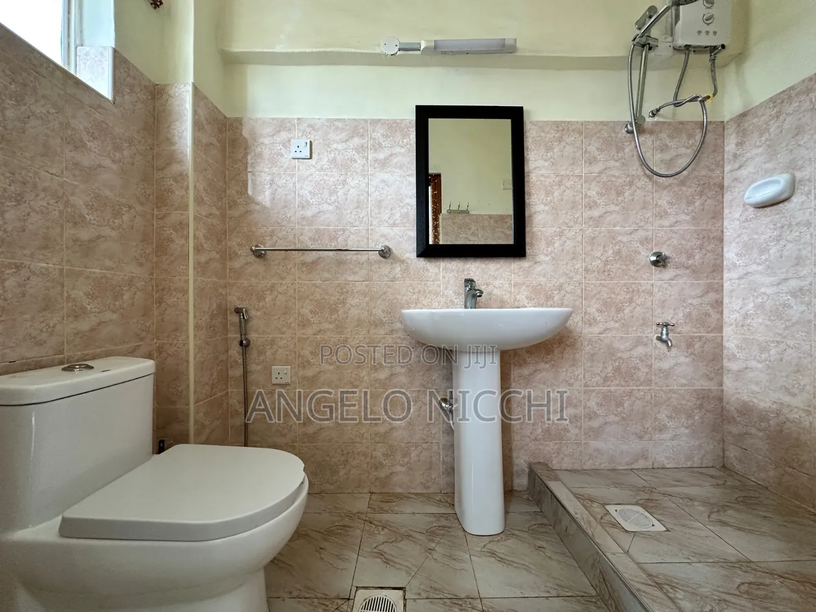 Furnished 8bdrm House in Prestige Estate, Ruiru for sale