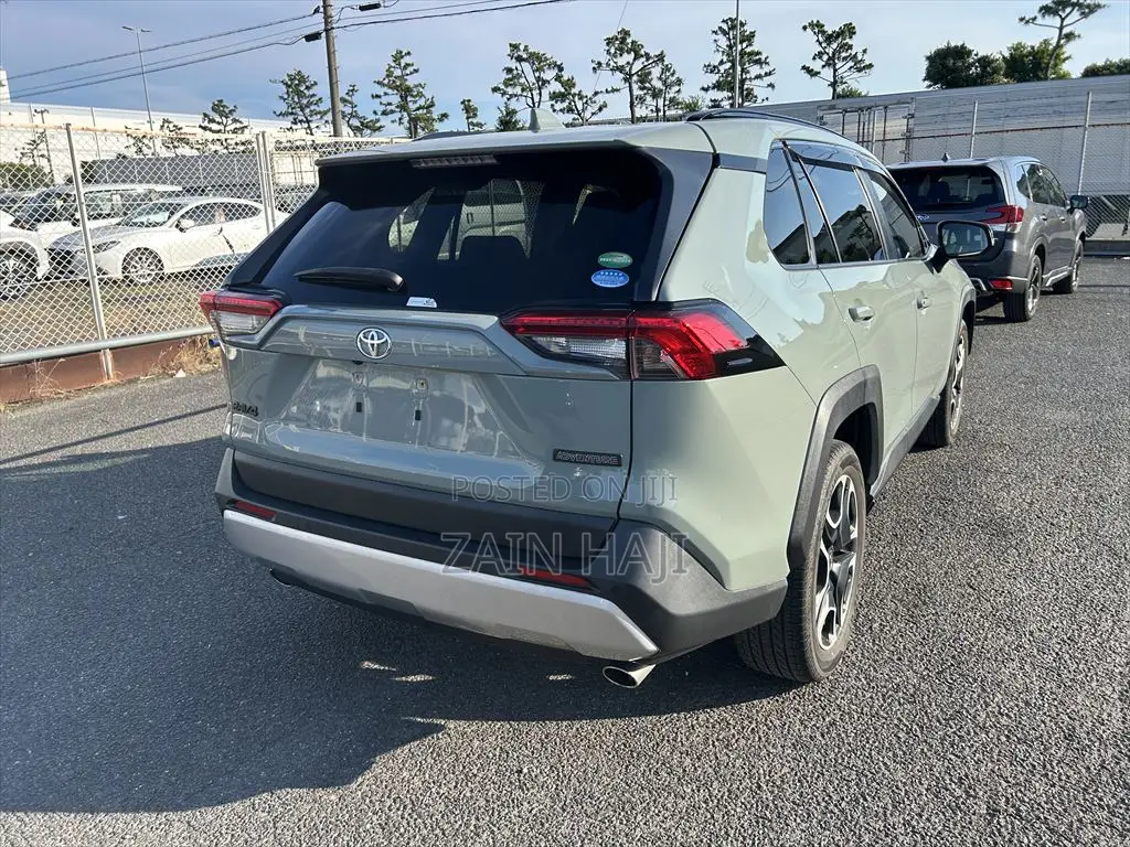 Toyota RAV4 Adventure AWD 2020 Green