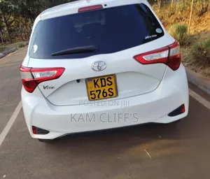 Toyota Vitz 2018 Off white