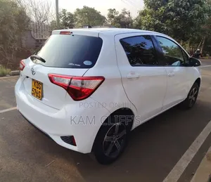 Toyota Vitz 2018 Off white