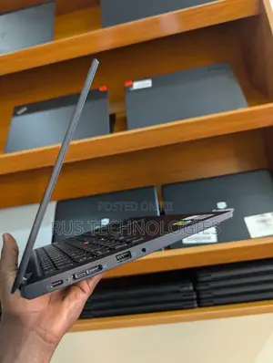 Laptop Lenovo ThinkPad L13 Yoga 8GB Intel Core i5 SSD 256GB