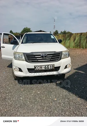 Toyota Hilux 2012 White