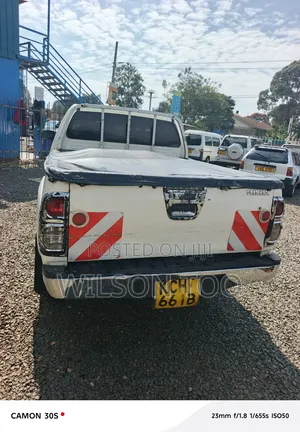 Toyota Hilux 2012 White