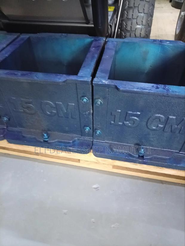 Heavy-Duty 150mm Concrete Test Cube Mould - thumbnail 3