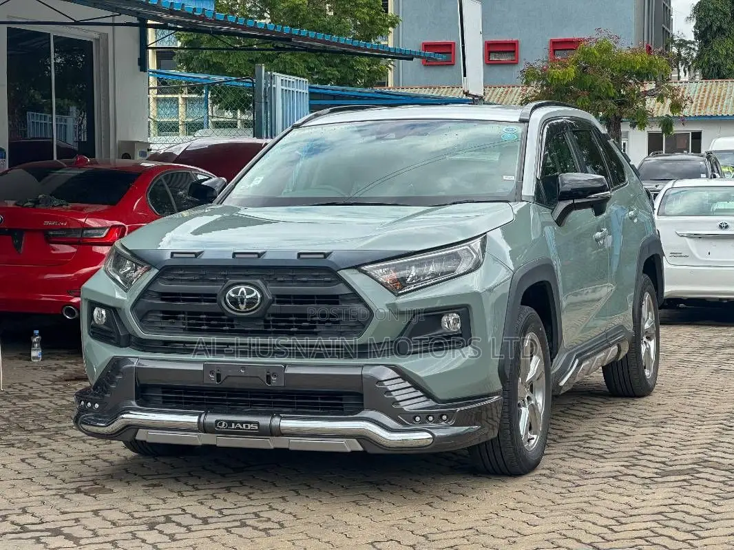 Toyota RAV4 Adventure 2019 Green