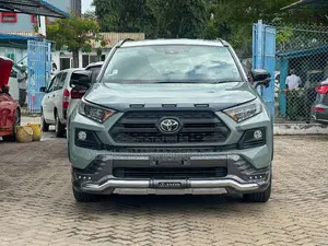 Toyota RAV4 Adventure 2019 Green