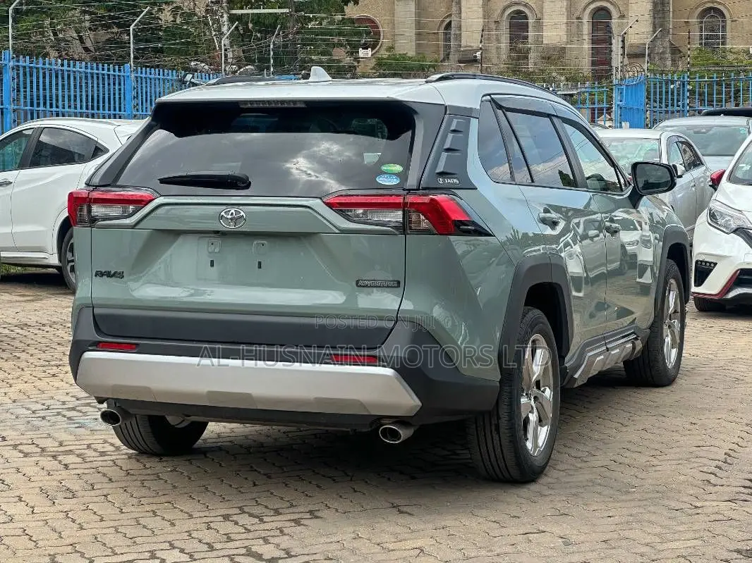 Toyota RAV4 Adventure 2019 Green