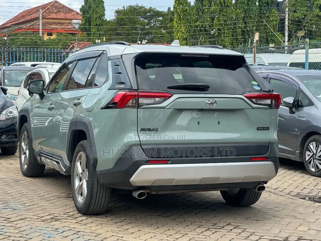 Toyota RAV4 Adventure 2019 Green