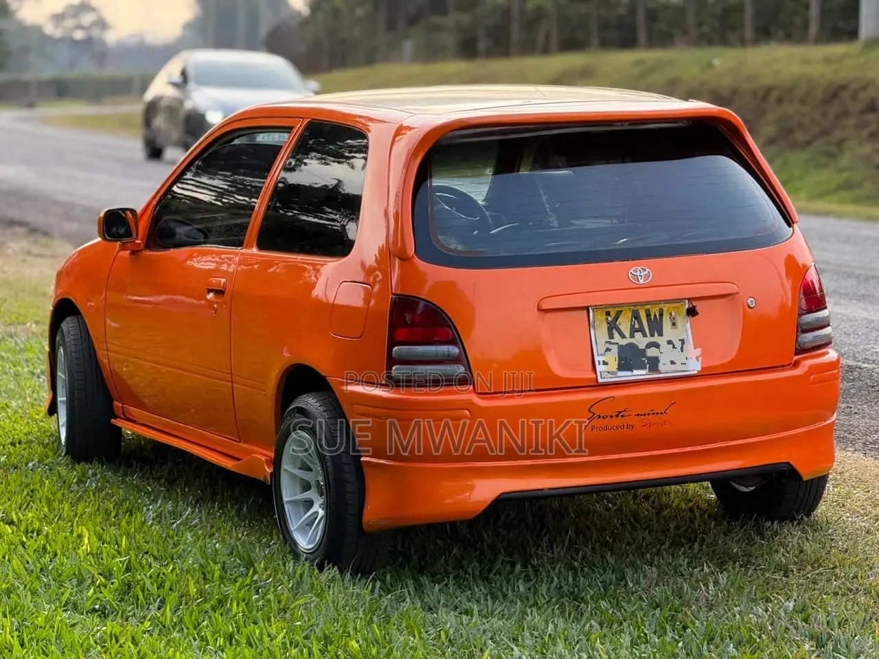 Toyota Starlet 2000 Orange
