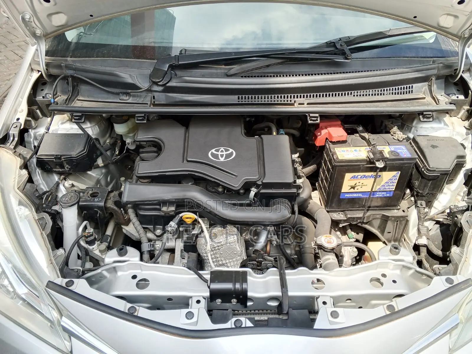 Toyota Vitz 2019 Silver