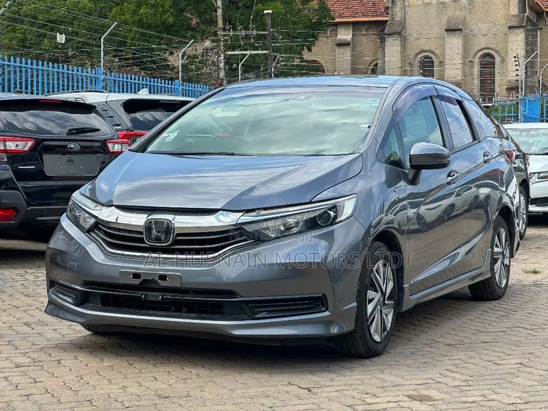 Honda Shuttle 1.5 Hybrid 2WD 2019 Gray