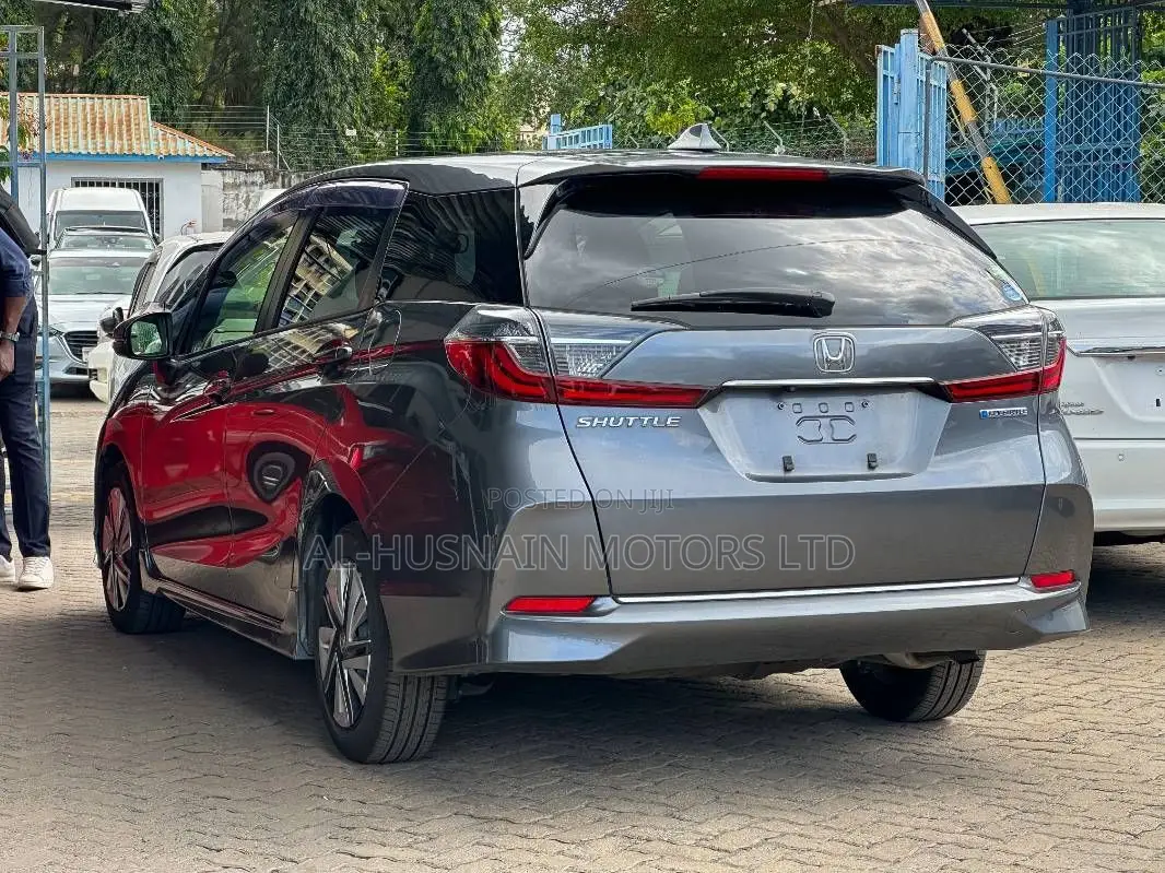 Honda Shuttle 1.5 Hybrid 2WD 2019 Gray
