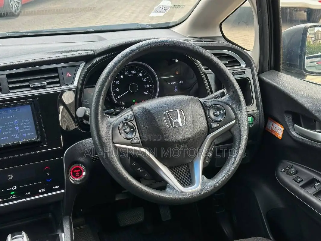 Honda Shuttle 1.5 Hybrid 2WD 2019 Gray