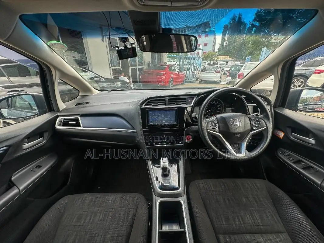 Honda Shuttle 1.5 Hybrid 2WD 2019 Gray