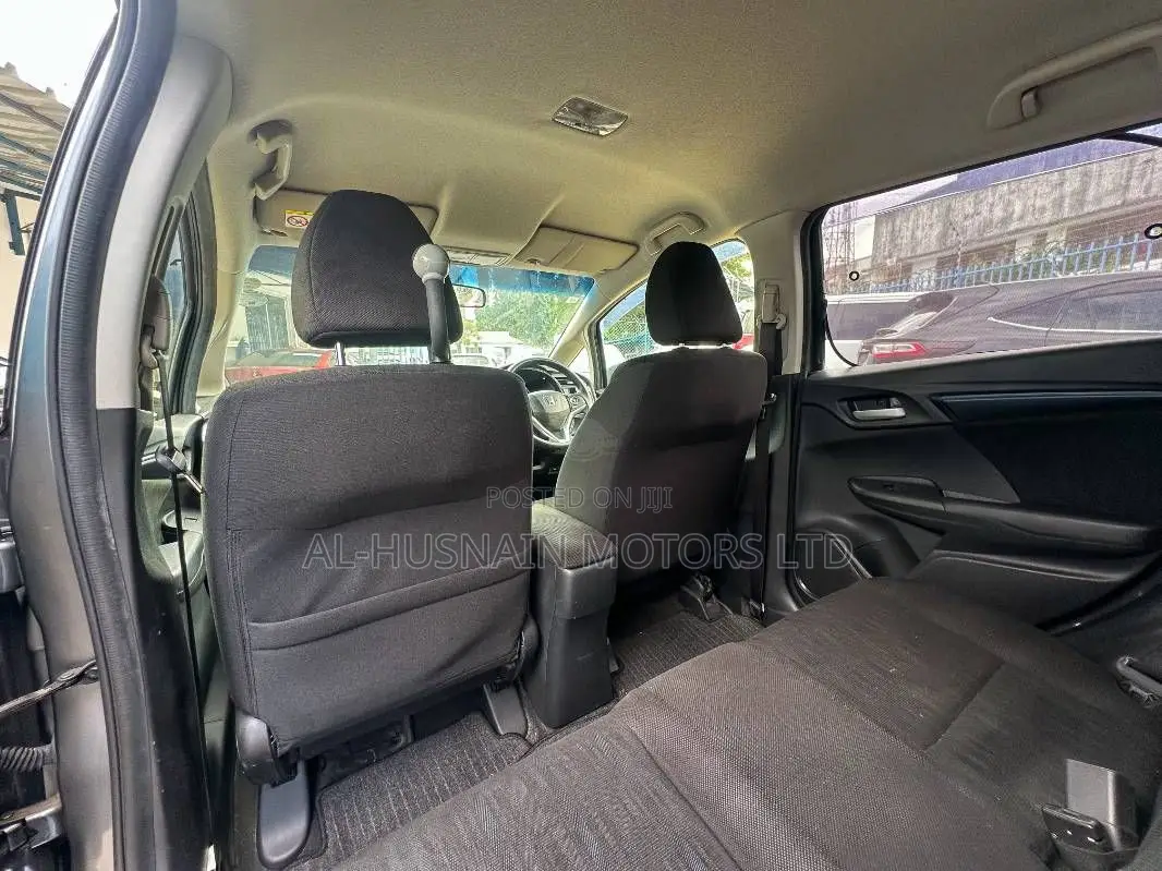 Honda Shuttle 1.5 Hybrid 2WD 2019 Gray