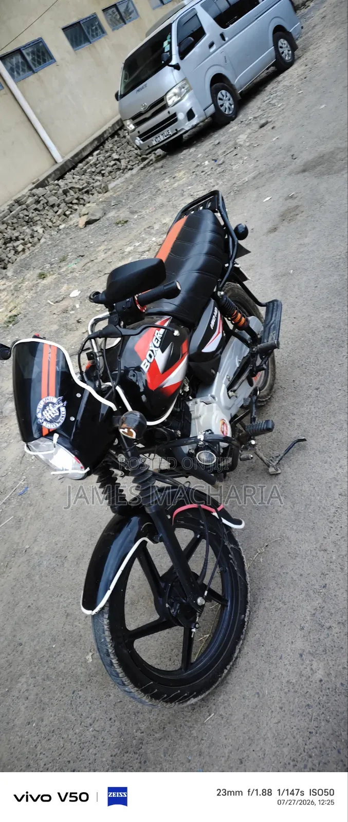 Bajaj Boxer 150 UG 2026 Black