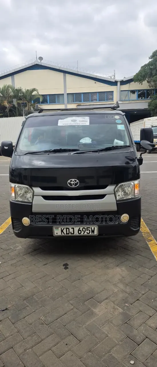 Toyota HiAce 2016 Black