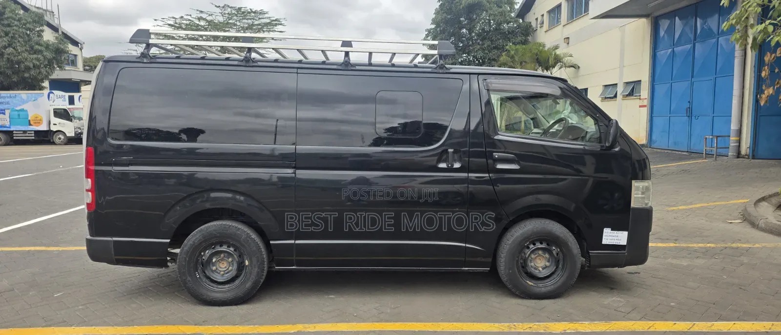Toyota HiAce 2016 Black