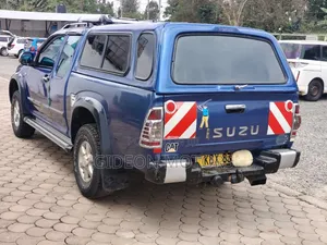 Isuzu D-MAX 2006 Blue