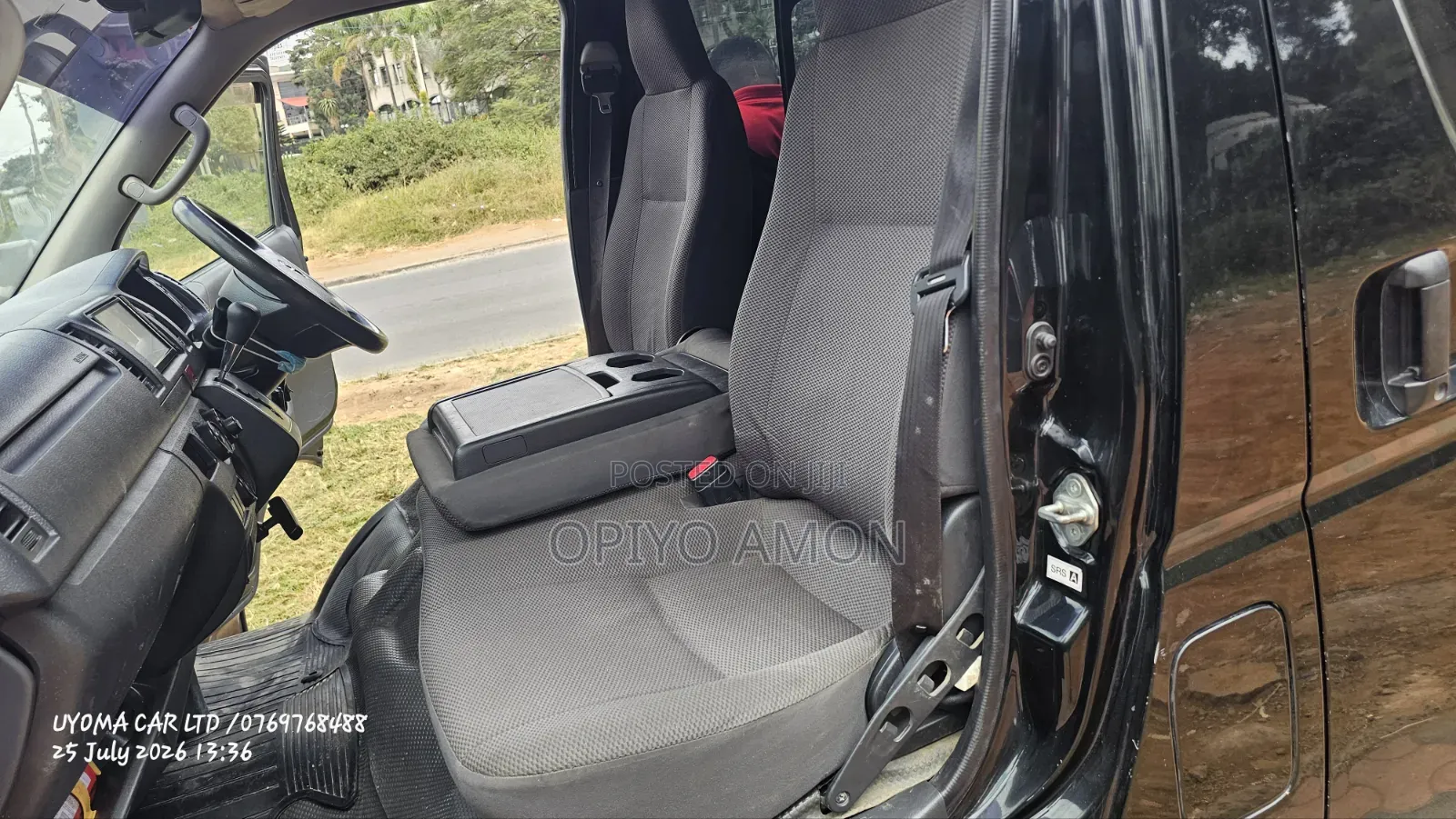 Toyota HiAce 2016 Black