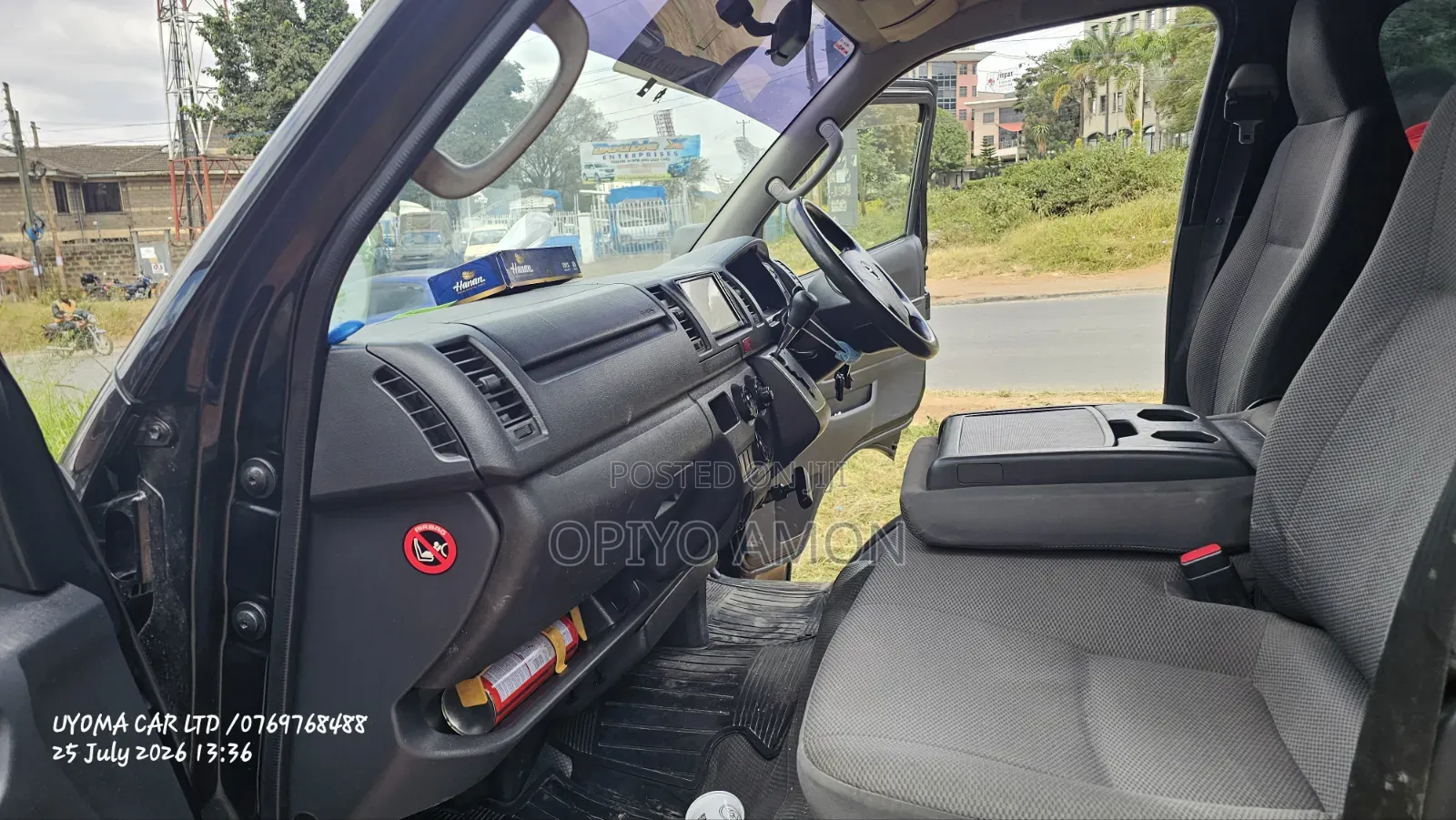 Toyota HiAce 2016 Black